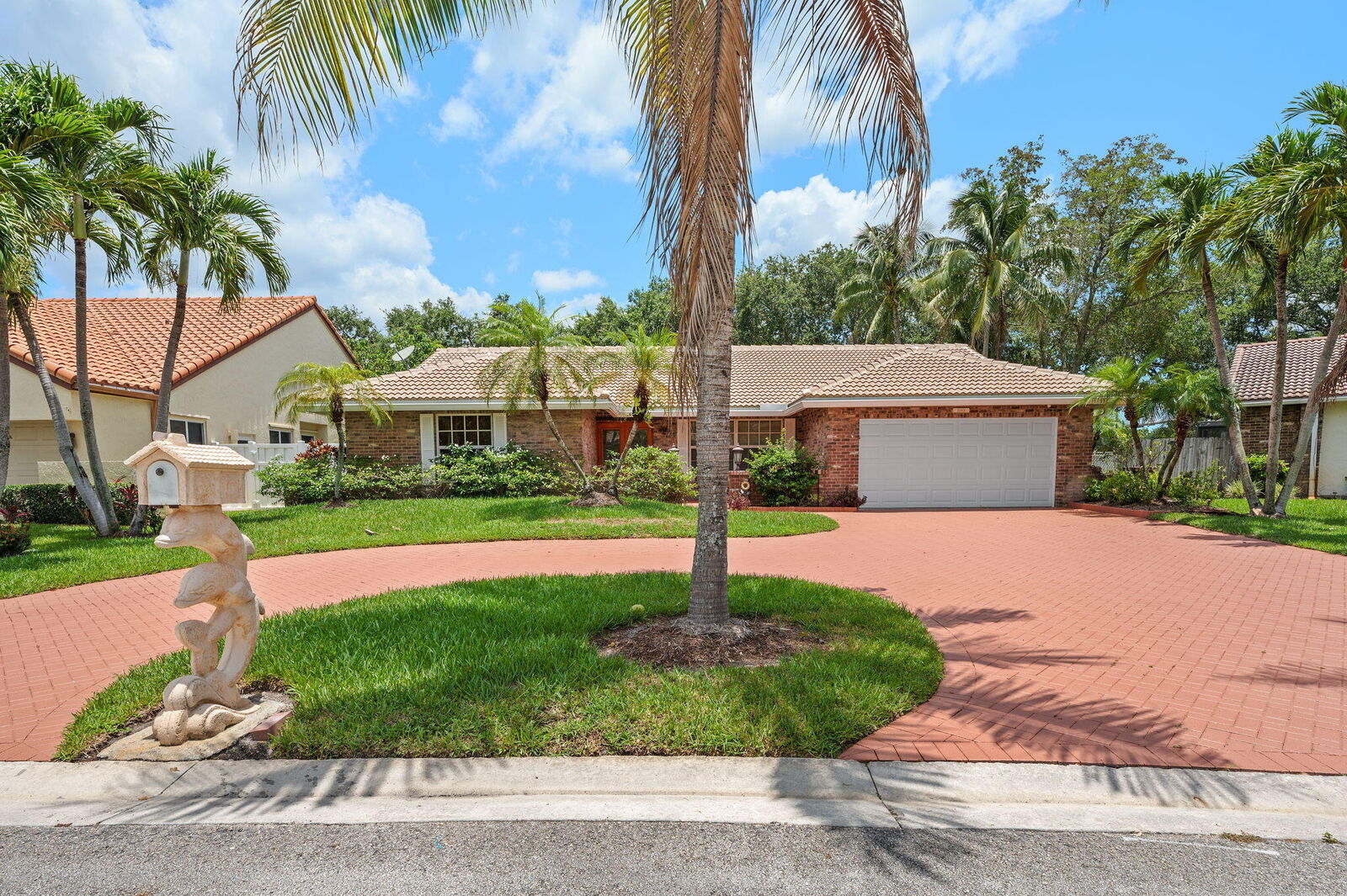 Property Photo: 10801 NW 7th Street FL 33071
