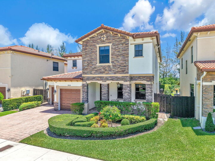 Property Photo:  9860 NW 86th Terrace  FL 33178 