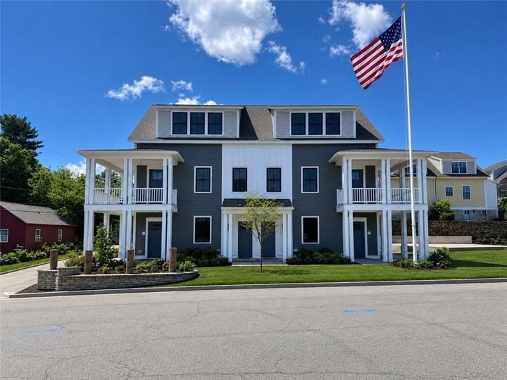 Property Photo:  67 Queen Street 4C  RI 02818 