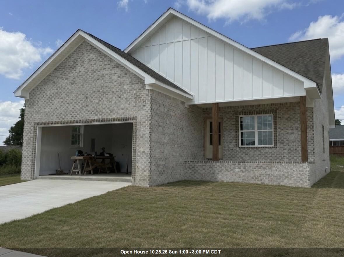 Property Photo: 801 Michigan Ave AL 35661