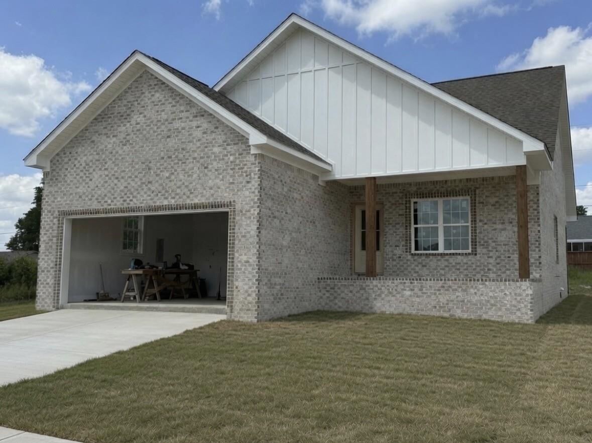 Property Photo:  801 Michigan Ave  AL 35661 