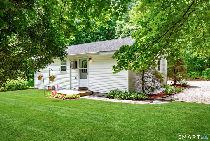 Property Photo:  195 Daly Road  CT 06238 
