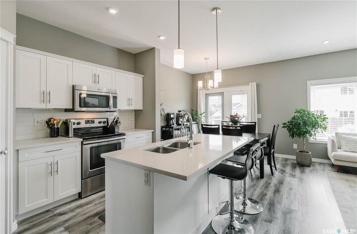 Property Photo:  419 Veltkamp Crescent  SK S7T 0S2 