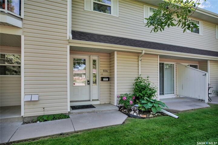 Property Photo:  141 105th Street W 104B  SK S7N 1N3 