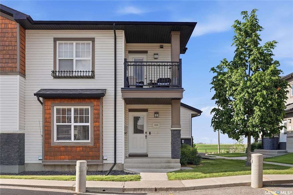 Property Photo:  1015 Patrick Crescent 909  SK S7W 0M4 
