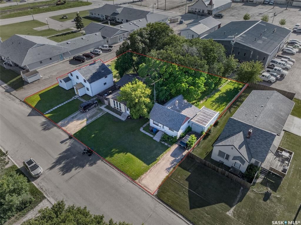 Property Photo:  527-531-535 6th Street  SK S0K 2A0 