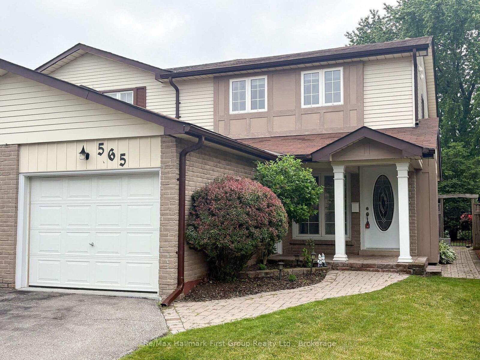 Property Photo:  565 Birkdale Street  ON L1H 8C3 