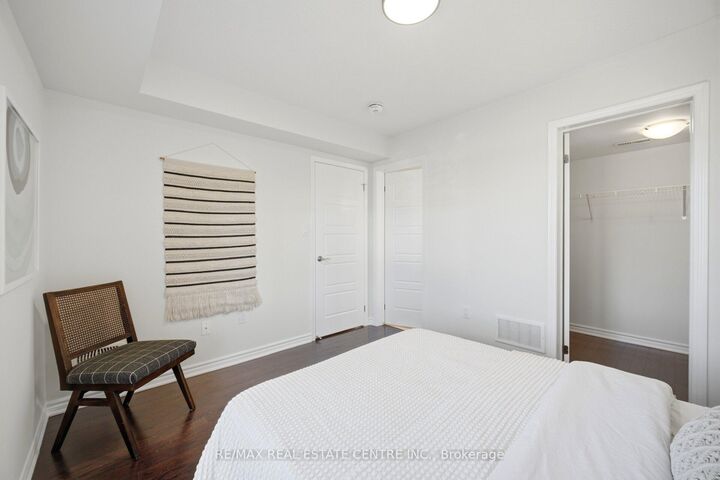 Property Photo:  1000 Asleton Boulevard 165  ON L9T 9L3 