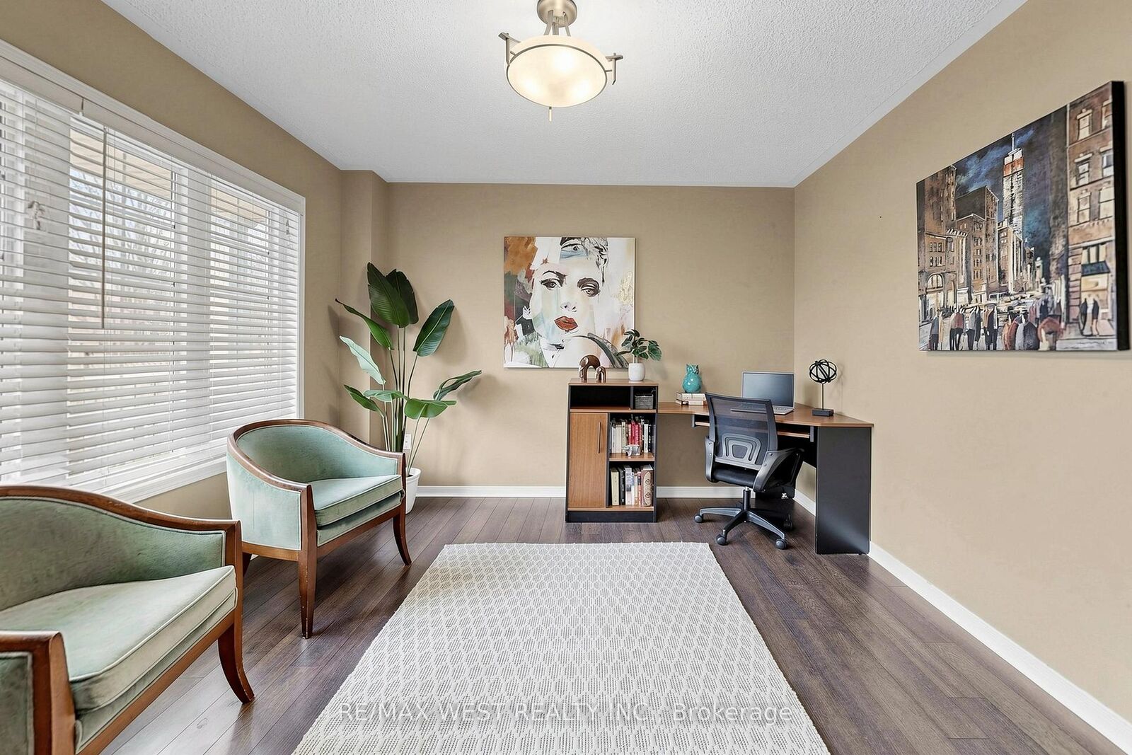 Property Photo:  303 King Street E  ON L0G 1M0 