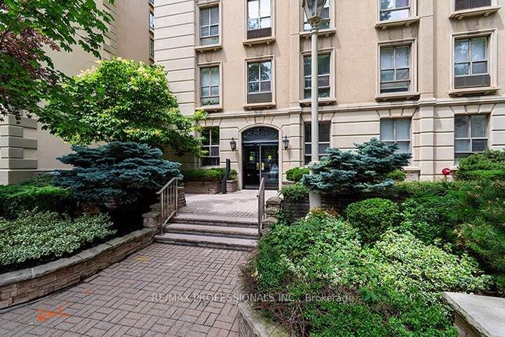 Property Photo: 88 Charles Street E 702 ON M4Y 2W7