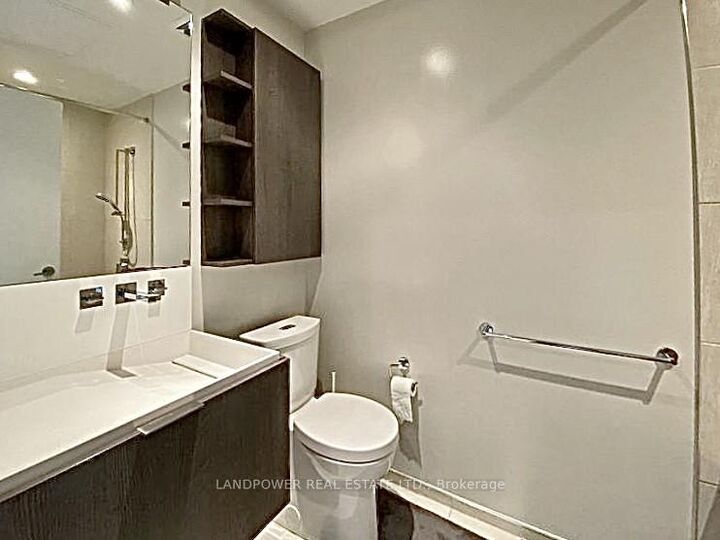 Property Photo:  101 Charles Street E 1607  ON M4Y 0A9 