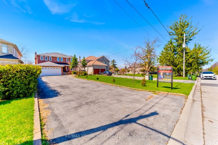 Property Photo:  56 Cedar Brae Boulevard  ON M1J 2K5 