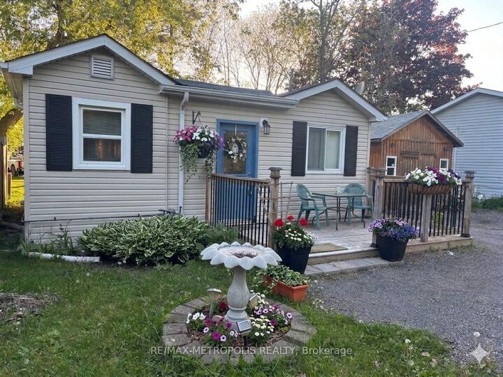 28 &Amp 30 Thompson Drive — photo 1