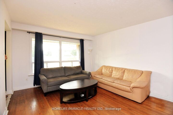 Property Photo:  88 Ardglen Drive  ON L6W 1V6 
