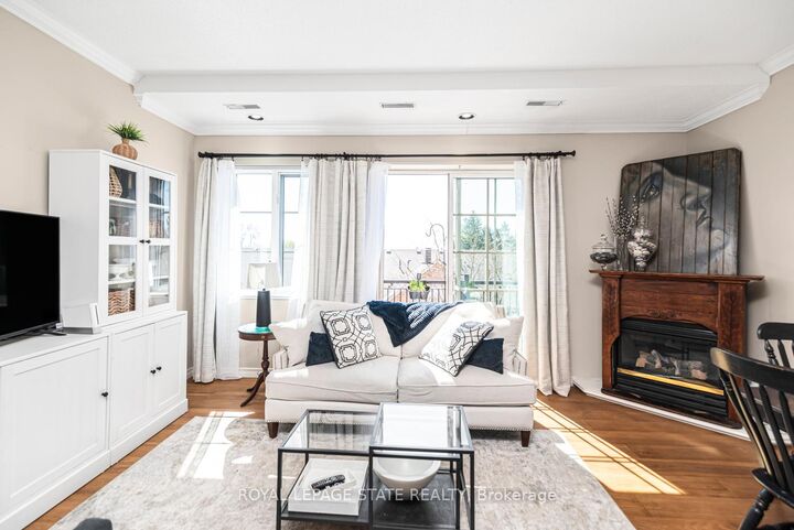 262 Dundas Street E 311 — photo 1