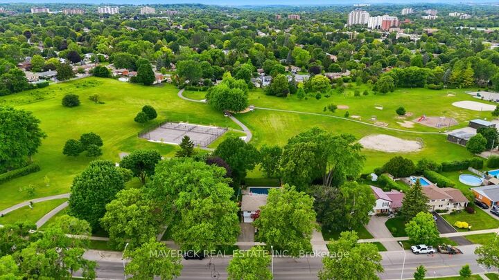 Property Photo:  653 Viscount Road  ON N6J 2Y4 