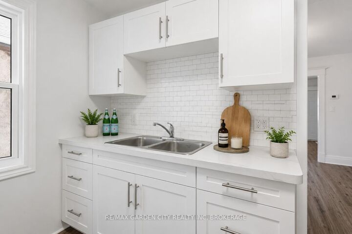 Property Photo: 106 Carlton Street ON L2R 1R3