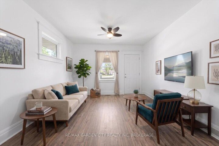 Photo de la propriété:  106 Carlton Street  ON L2R 1R3 