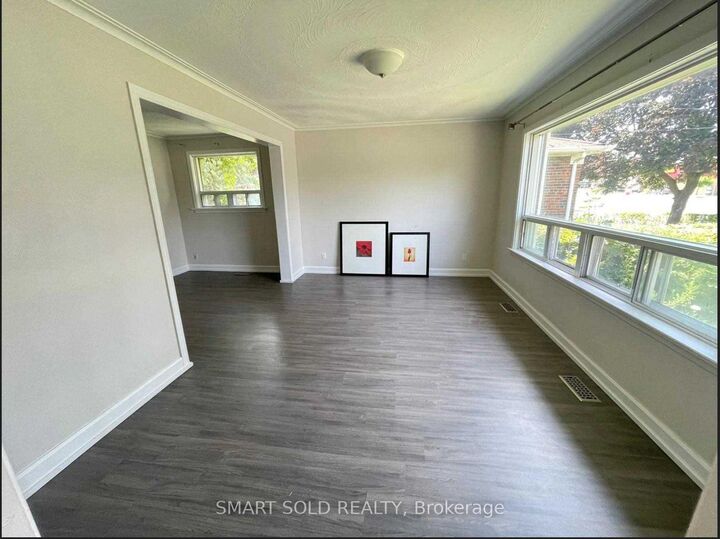 Property Photo:  795 Ellesmere Road  ON M1P 2W2 