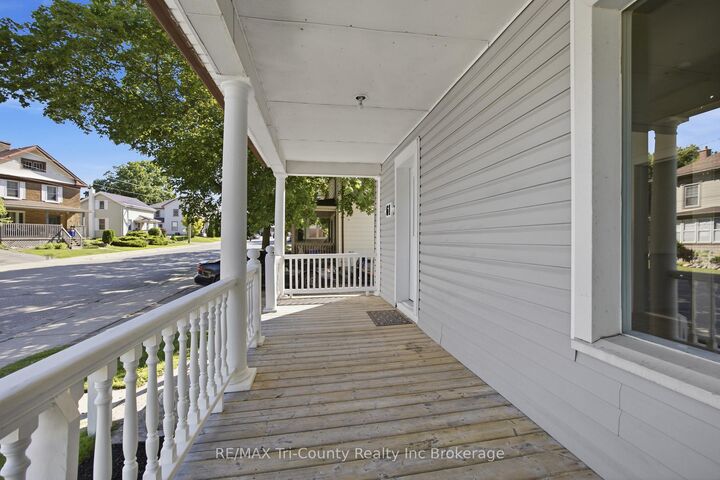 Property Photo:  61 Brock Street E  ON N4G 1Z7 