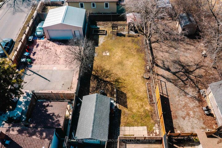 Property Photo: 7 McMurchy Avenue S ON L6Y 1Y1
