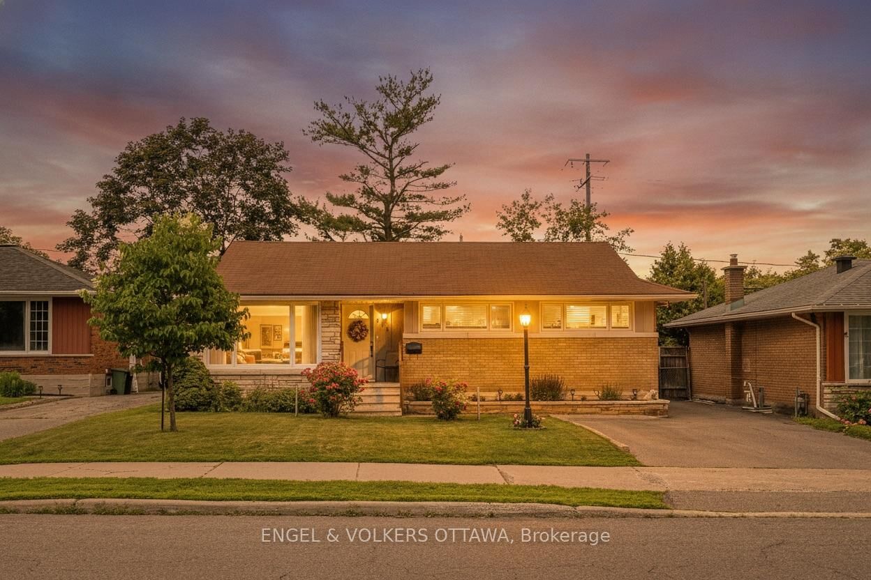 Photo de la propriété:  709 Pleasant Park Road  ON K1G 1Y3 