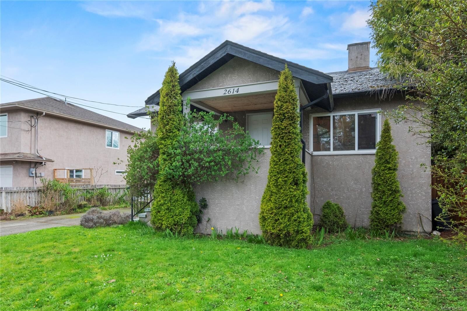 Property Photo: 2614 Scott St BC V8R 4H9