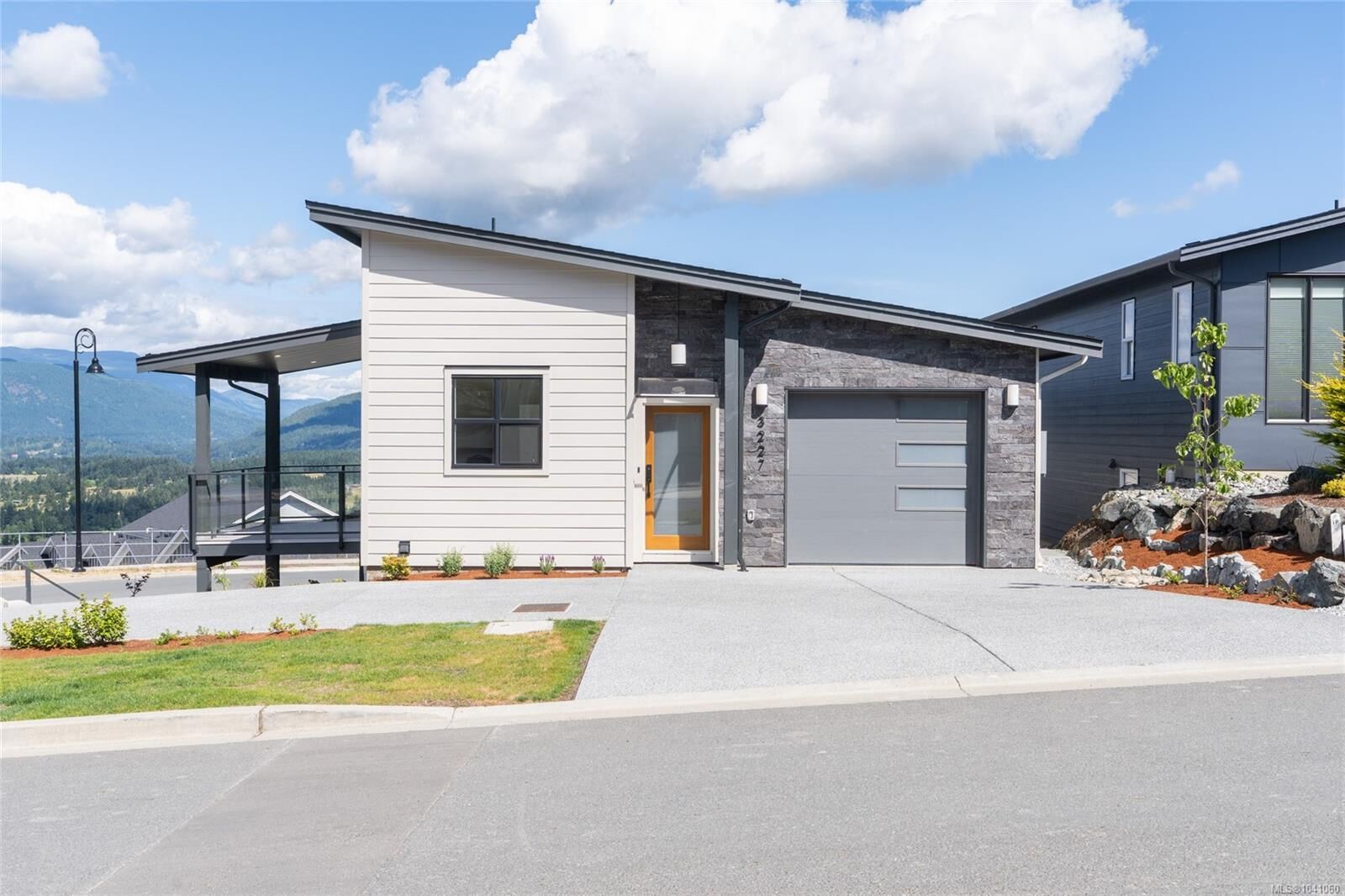 Property Photo: 3227 Woodrush Dr BC V9L 0J9