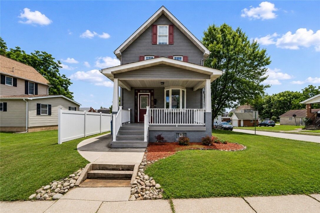 Property Photo:  302 N 6th St  PA 15697 