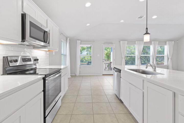 Property Photo:  8017 Flintlock Circle  TX 78645 