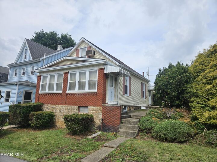 Property Photo:  410 Grant Avenue  PA 16602 
