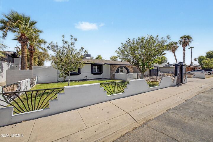 Property Photo:  1237 W Ivanhoe Street  AZ 85224 