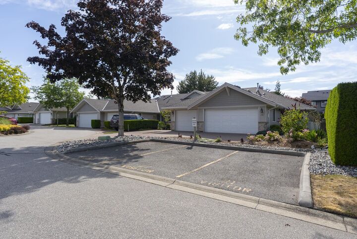 Property Photo: 17516 4th Avenue 58 BC V3Z 0S1