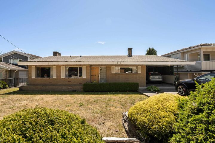 5426 Clinton Street — photo 1