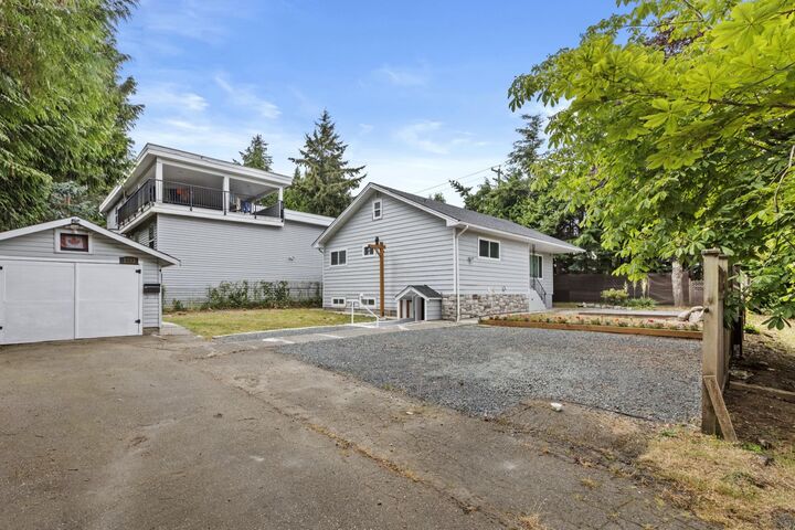 Property Photo: 1593 Stevens Street BC V4B 4Y4
