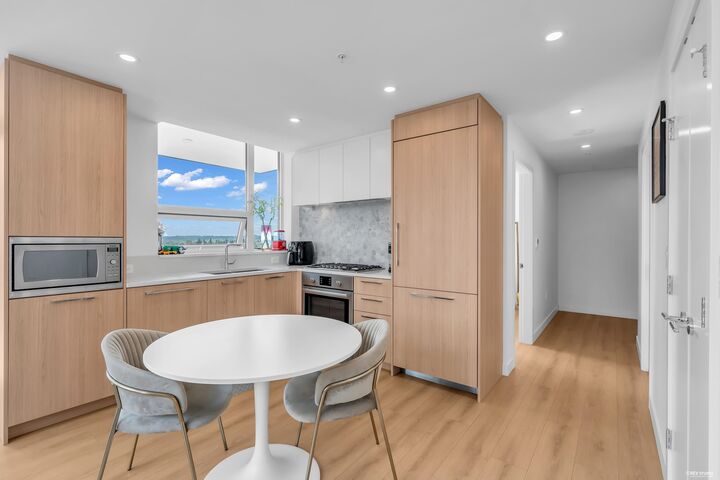 Property Photo: 2425 Alpha Avenue 1701 BC V5C 0N6