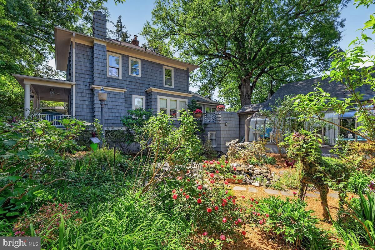 Property Photo:  5420 Macarthur Boulevard NW  DC 20016 