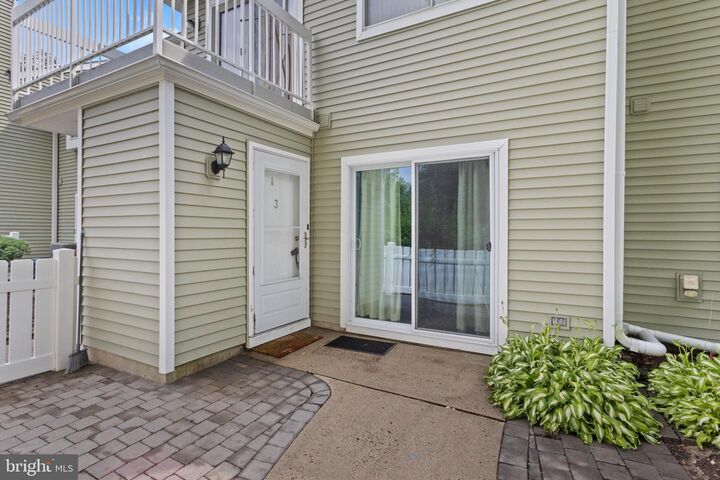 Property Photo:  3 Foxtail Lane  NJ 08852 