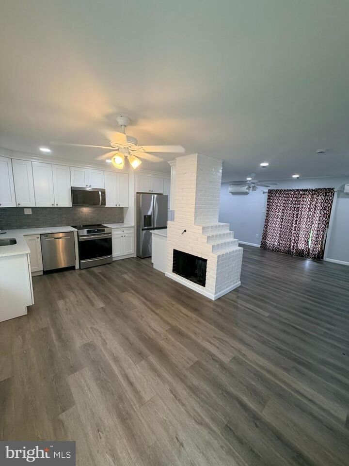 Property Photo: 89 Timber Lane PA 19054