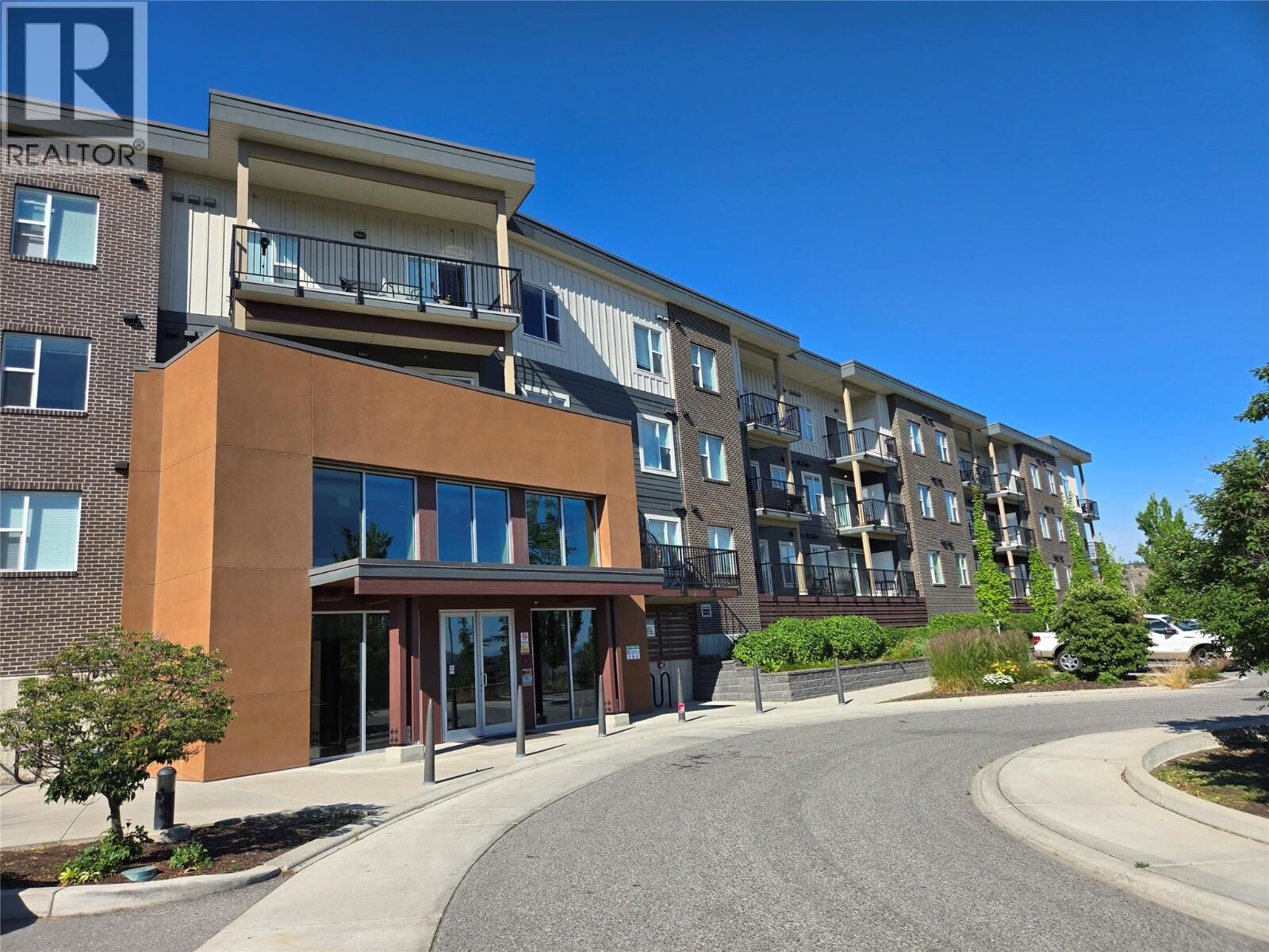 Property Photo: 935 Academy Way 202 BC V1V 3C9