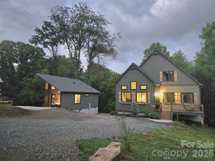Property Photo:  18 Baker Place  NC 28704 