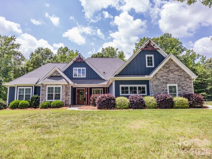 Property Photo:  198 Carters Farm Drive  NC 28625 