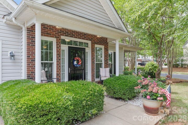 Property Photo: 16627 Timber Crossing Road NC 28213