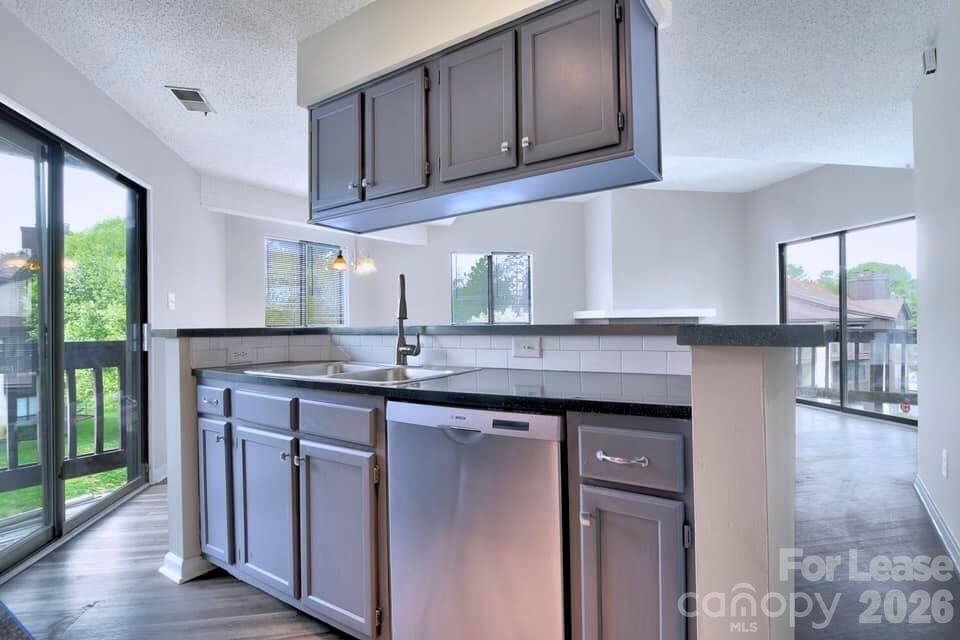 Property Photo: 8121 Cedar Glen Drive NC 28212