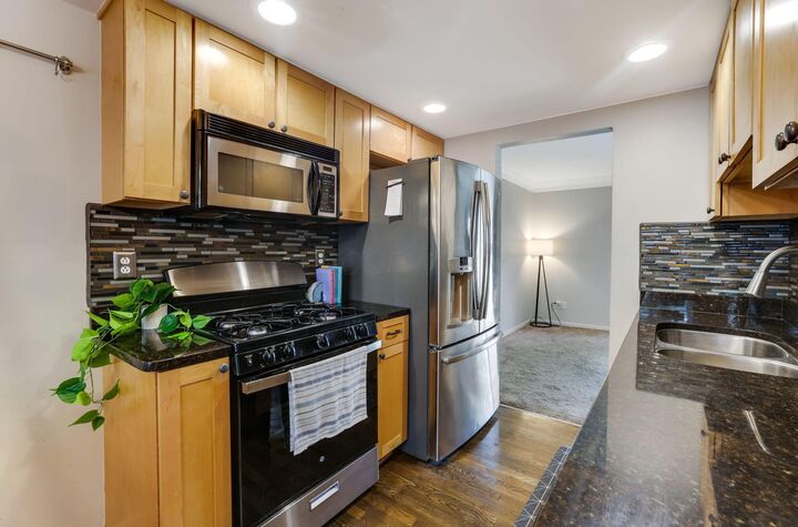 Property Photo: 2564 Shore Line Lane OH 43221