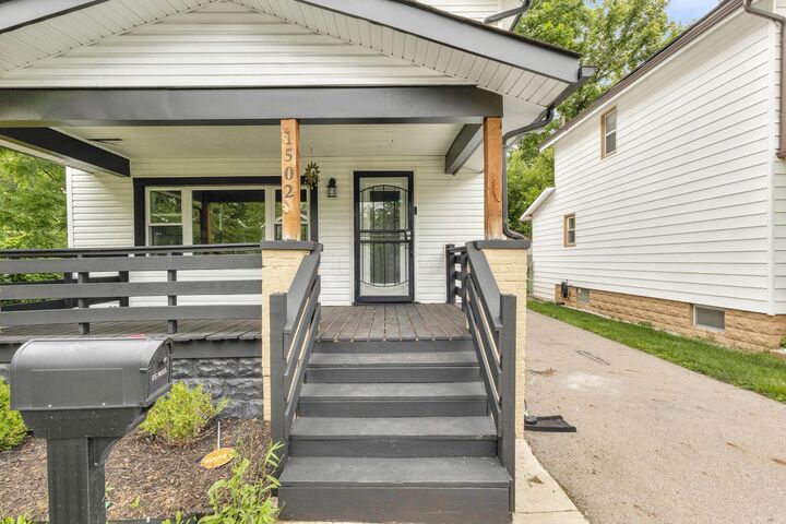Property Photo:  1502 Aberdeen Avenue  OH 43211 