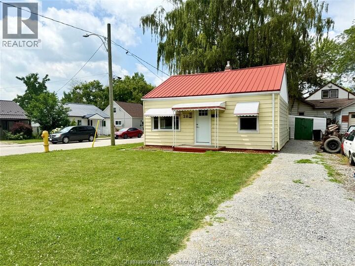 Property Photo:  20 McNaughton Avenue  ON N8A 1R8 