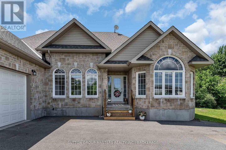 Property Photo: 257 Starlight Place ON K0A 1B0