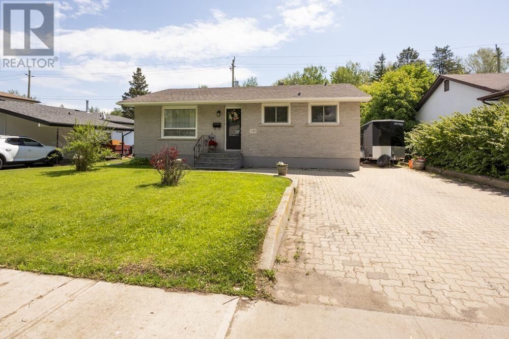 Property Photo:  133 Whalen St  ON P7A 7H9 