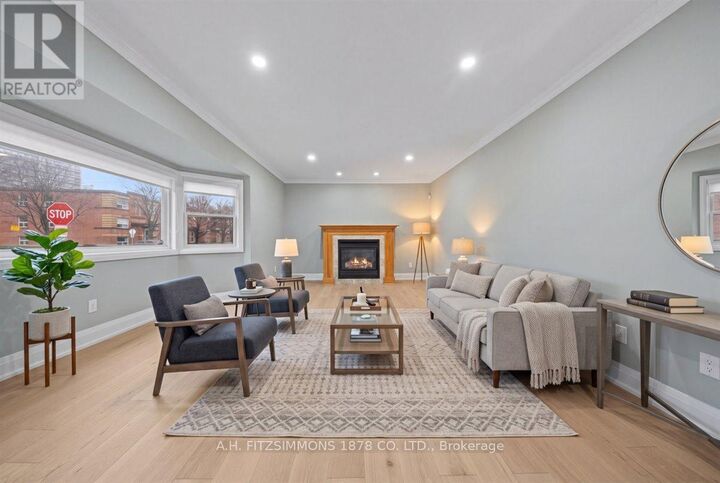 Property Photo:  50 Putman Avenue  ON K1M 1Z3 